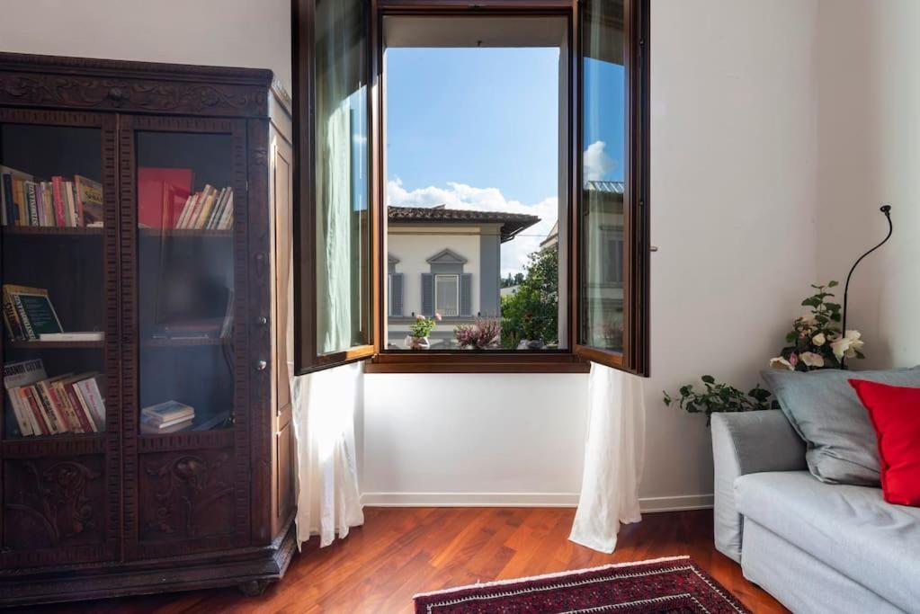 Renovated 19th Century Appartamento *